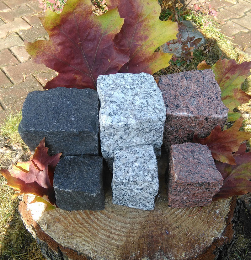 Kostka granitowa łupana, czarna (SZWED), szara (polski granit średnioziarnisty) i czerwona (VANGA)